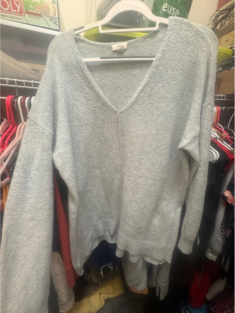 a.n.a. New Approach Gray/Light Blue V-Neck Knit Sweater Relaxed Fit Curved Hem M